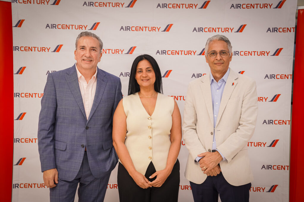 Air Century presenta alianza estratégica con Assist Card